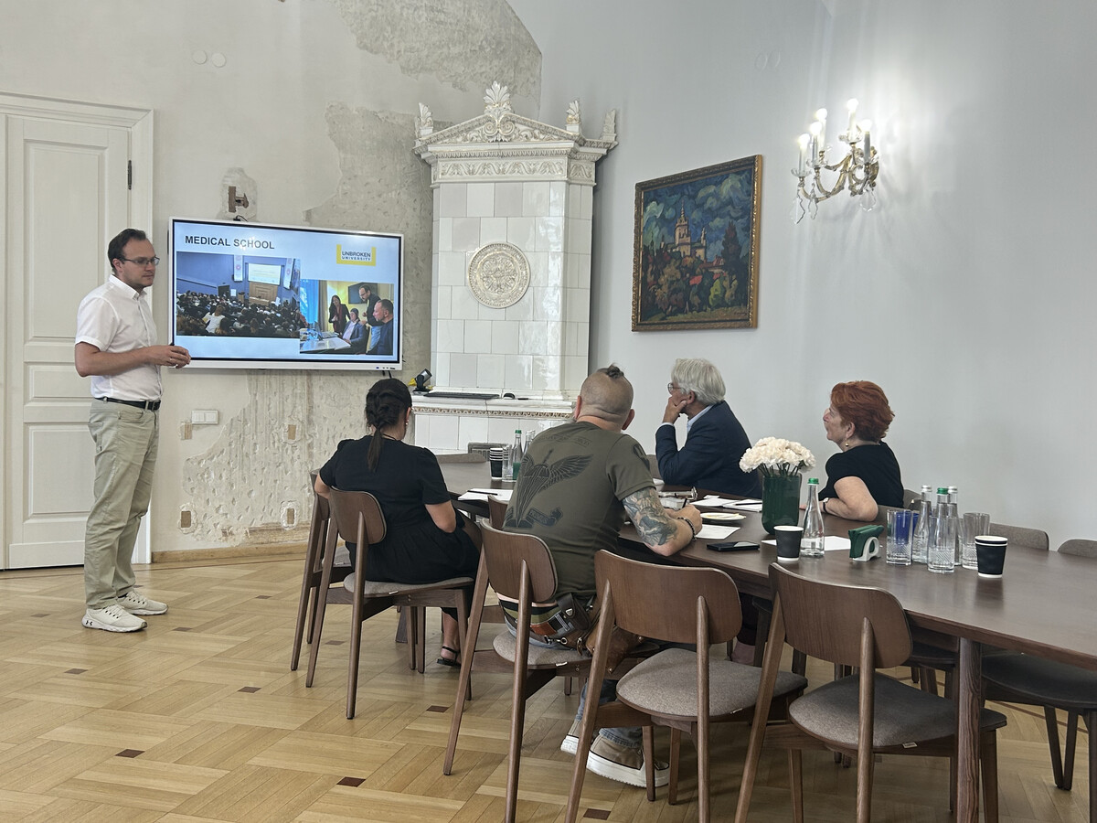 Фото 1: Львів відвідав генерал британської армії у відставці Руперт Ентоні Сміт