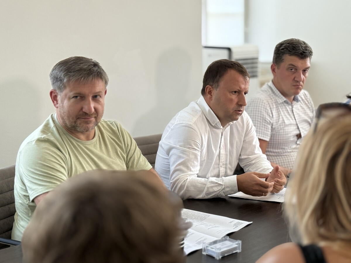 Фото 2: У мерії відбулася чергова зустріч із мешканцями щодо роботи закладу мережі «МакДональдз» на площі Ринок