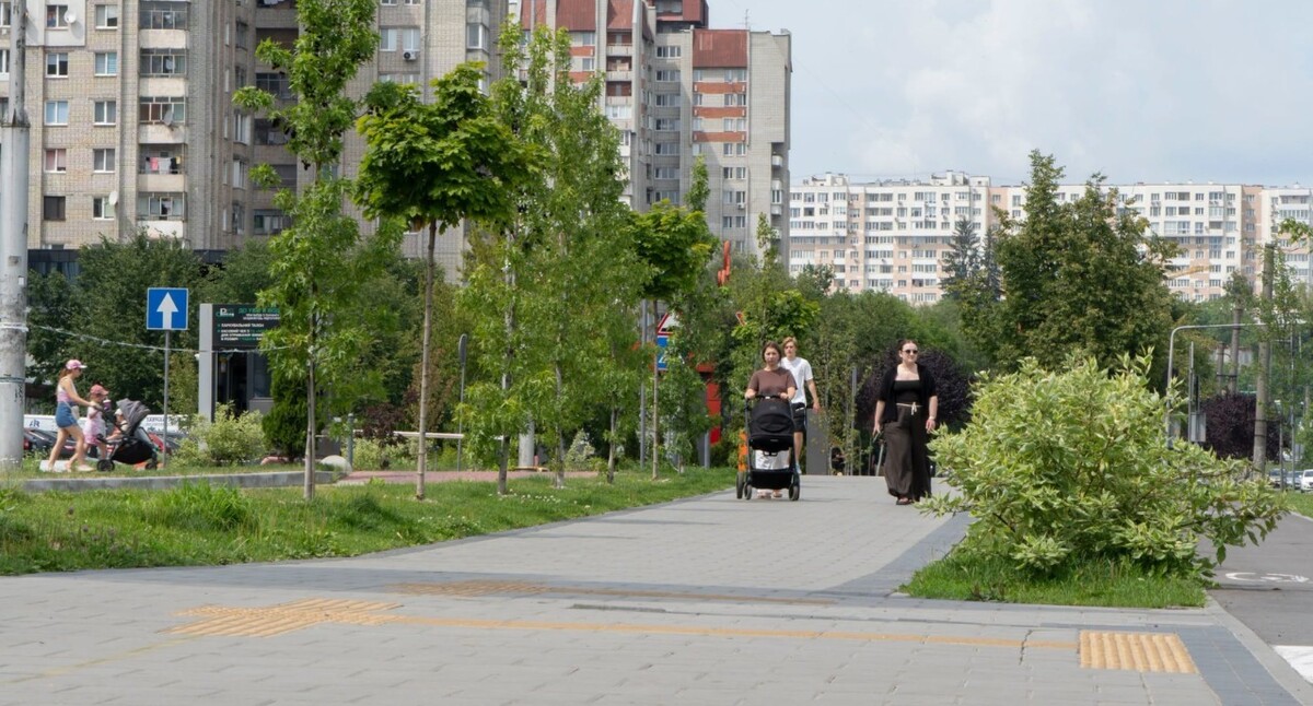 Фото 3: Пішохідний бульвар на&nbsp;Чорновола набуває нового вигляду: тут влаштовують доріжки та&nbsp;тротуари