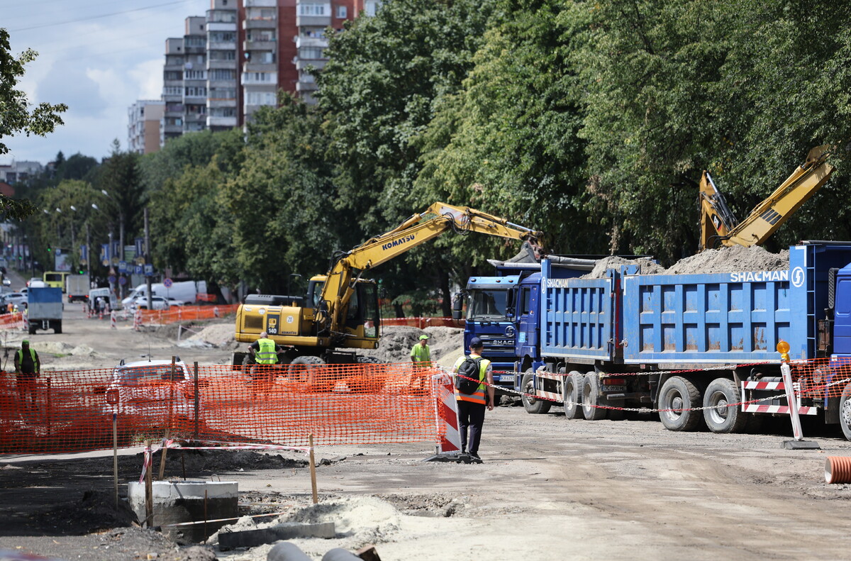 Фото 5: Реконструкція вул. Мазепи: тривають масштабні роботи по заміні всіх комунікацій на першій ділянці (відео)