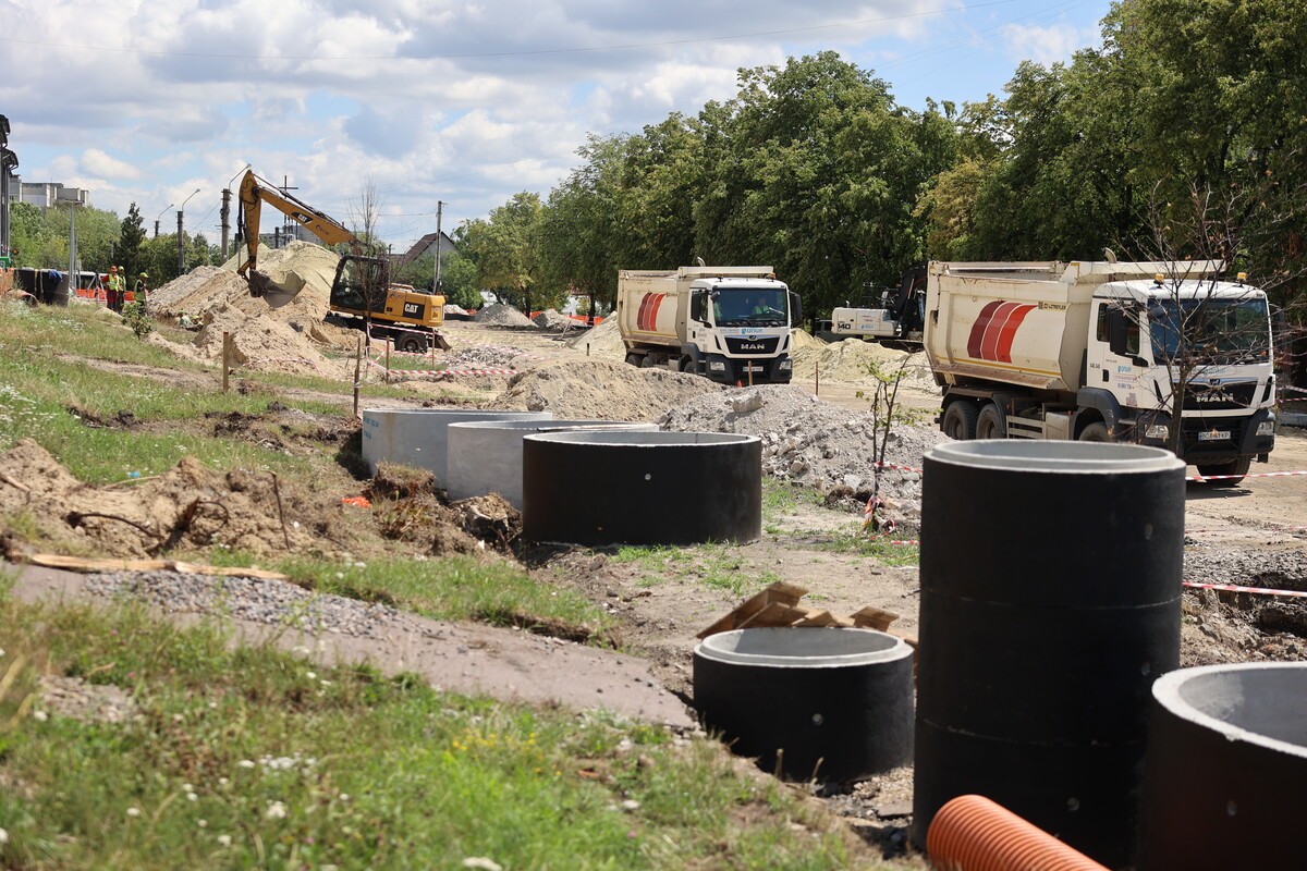 Фото 3: Реконструкція вул. Мазепи: тривають масштабні роботи по заміні всіх комунікацій на першій ділянці (відео)
