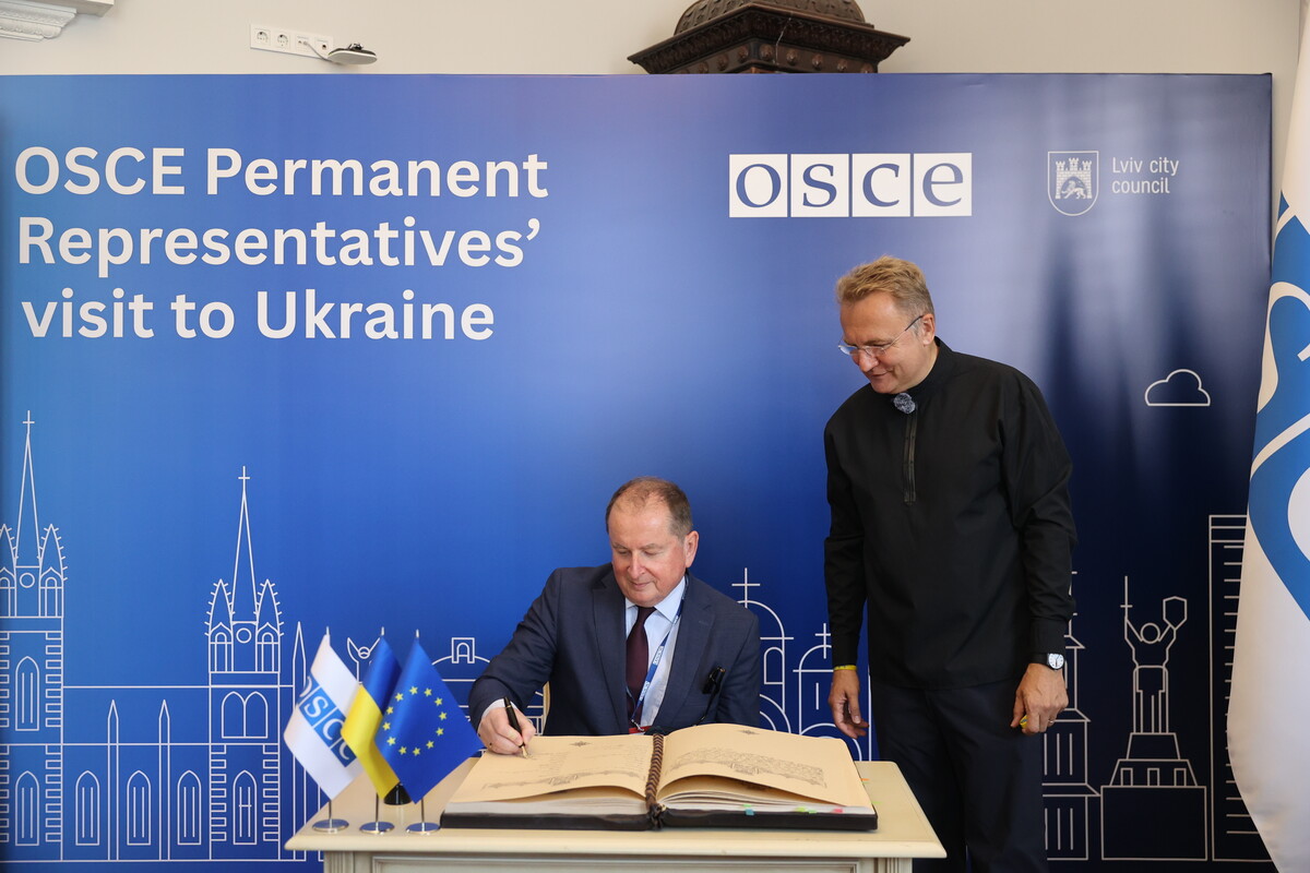 Фото 4: Делегація ОБСЄ у Львові вивчала досвід безпеки, стійкості та реабілітації в час війни (фото/відео)