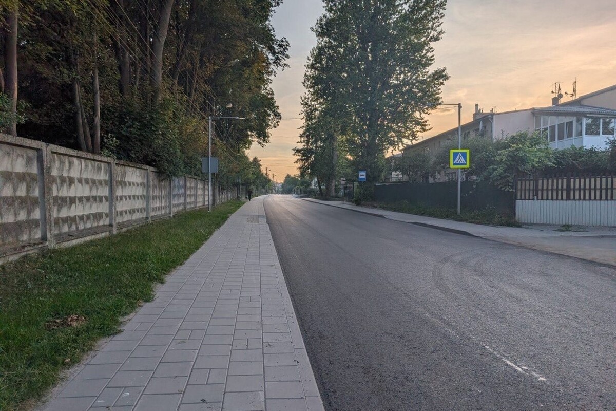 Фото 1: На вул. Тракт Глинянський завершили асфальтування та вже відновили рух транспорту