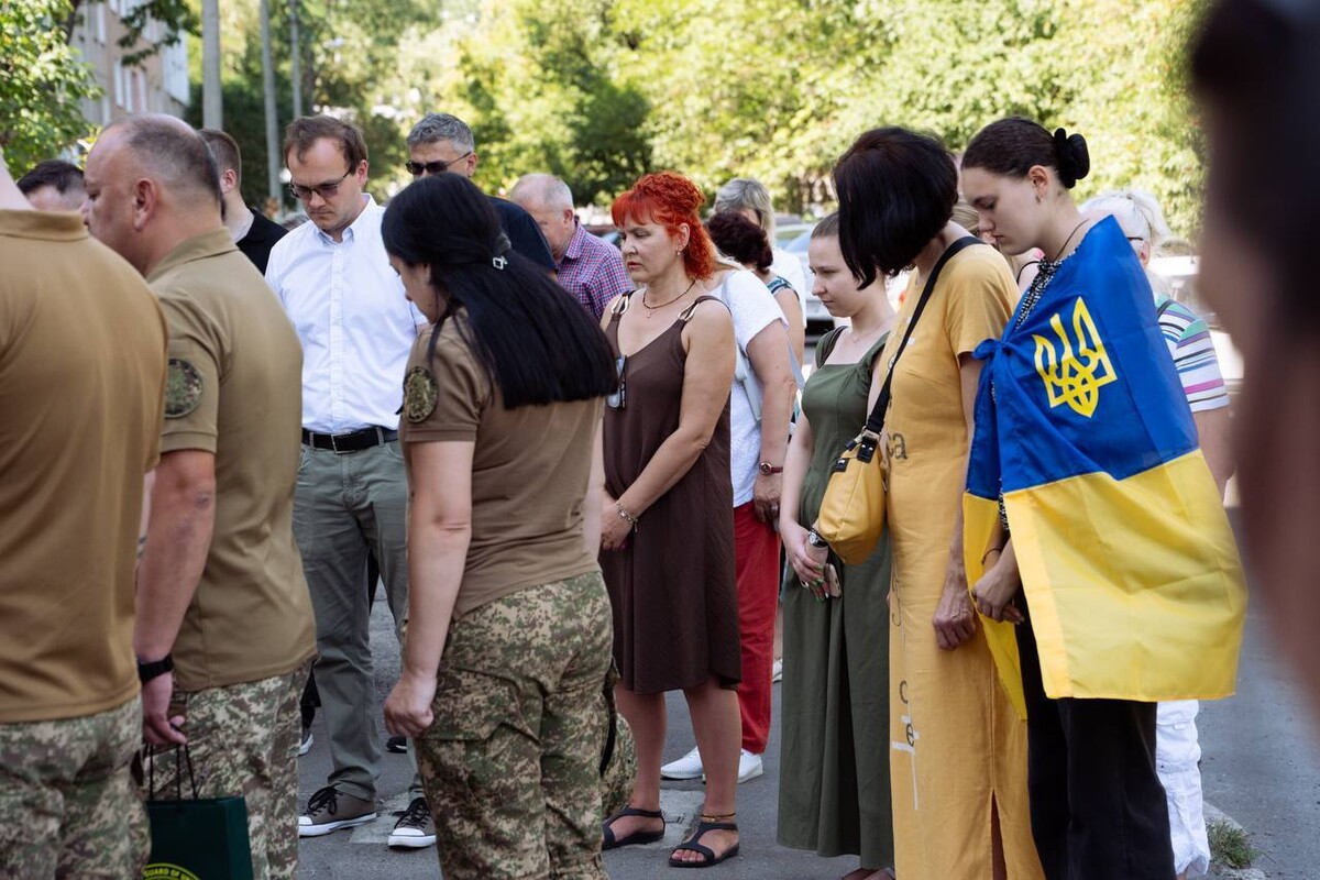 Фото 5: У Львові відкрили меморіальну таблицю захиснику Сергію Косточкіну