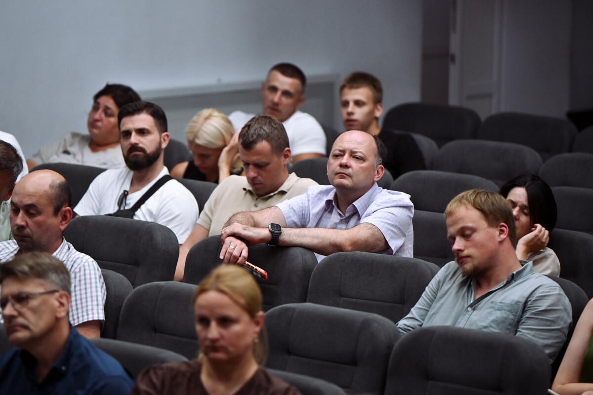 Фото 5: На громадських слуханнях розкритикували плани масштабної забудови Сокільників (відео)