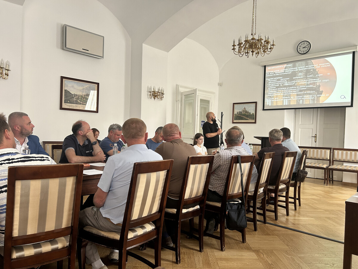 Фото 2: У Львівській агломерації напрацьовують спільну політику підтримки ветеранів у громадах