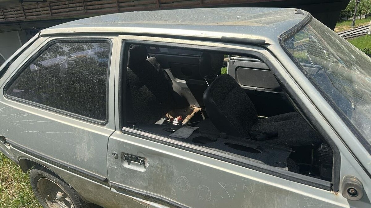Фото 3: З різних районів Львова приберуть ще 24 занедбані автівки