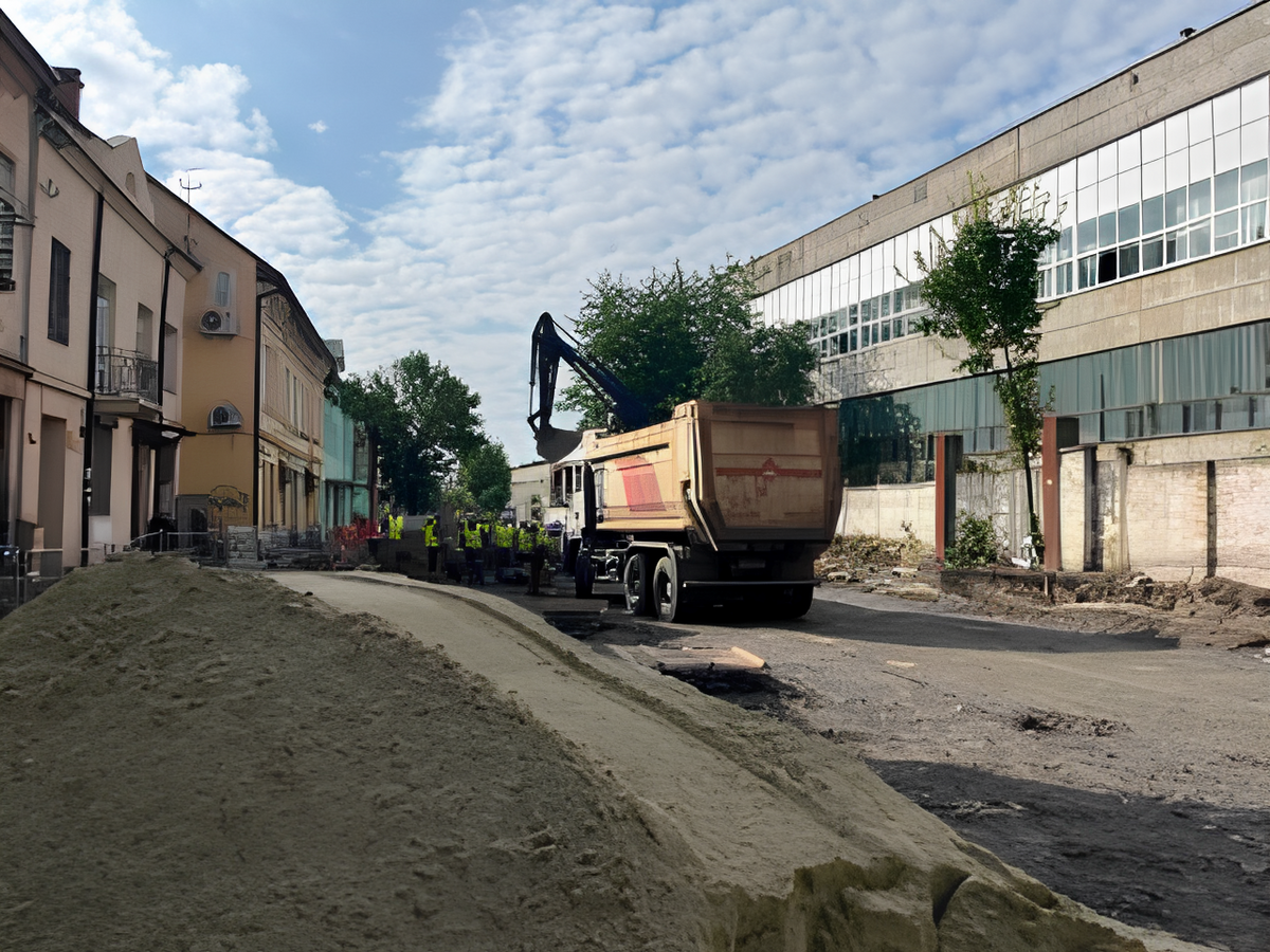 Фото 2: Ремонт вул. Залізничної: триває заміна комунікацій та розпочали облаштовувати основу під дорогу