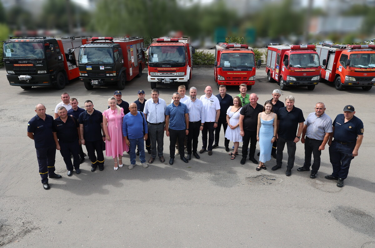 Фото 2: Шість пожежних автомобілів передали громадам Львівської агломерації від тайванського народу