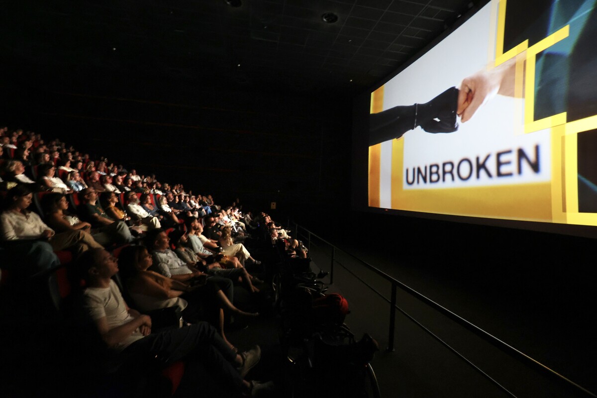 Фото 1: &laquo;Незалежні&raquo;: у&nbsp;Львові презентували документальний фільм про UNBROKEN