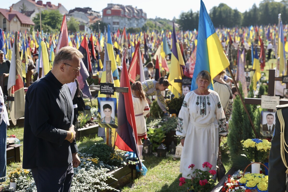 Фото 1: День Незалежності: у Львові вшанували полеглих Захисників і Захисниць (фото)