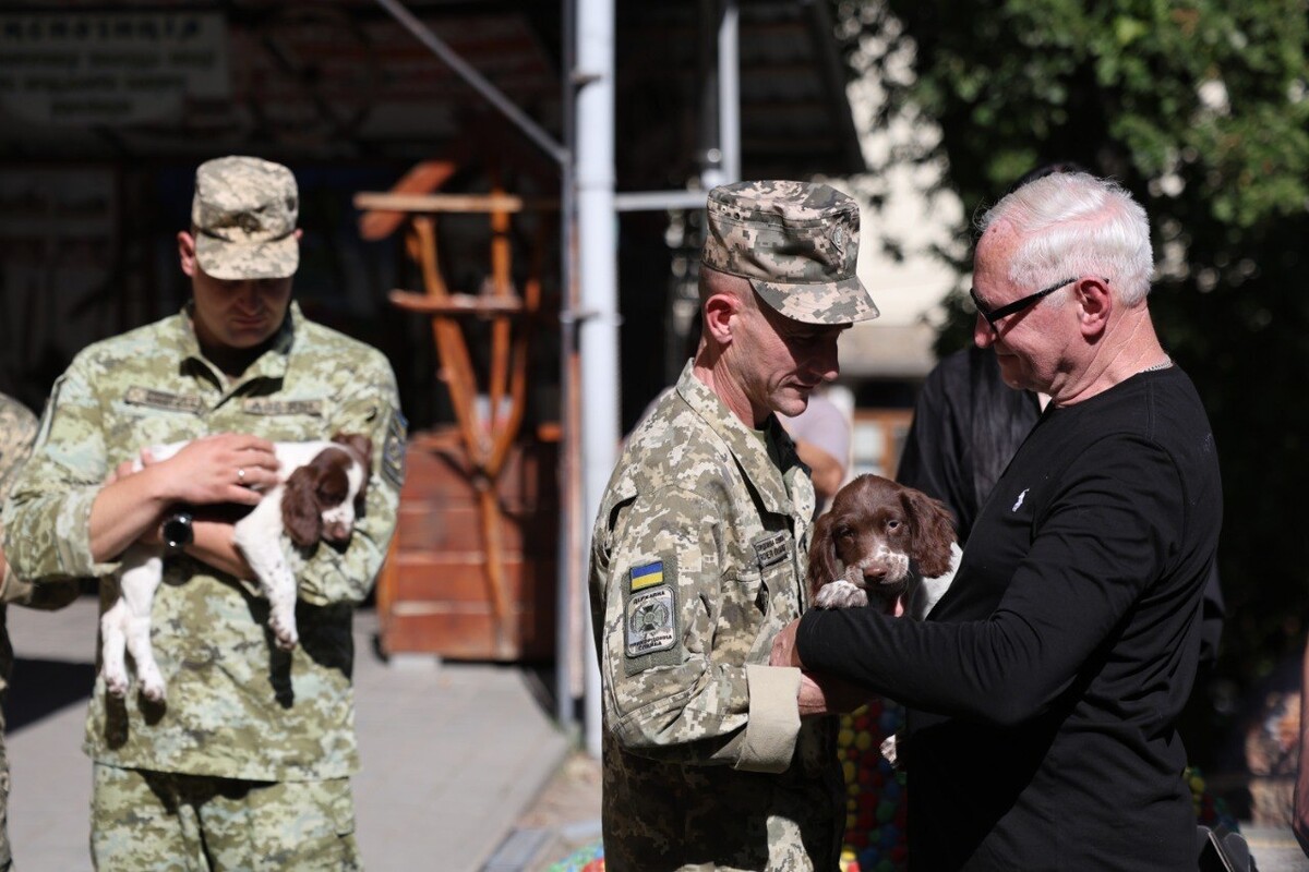Фото 7: Шукатимуть вибухівку та&nbsp;зброю: Львівський еколого-натуралістичний центр передав 6&nbsp;собак для прикордонників (фото/відео)