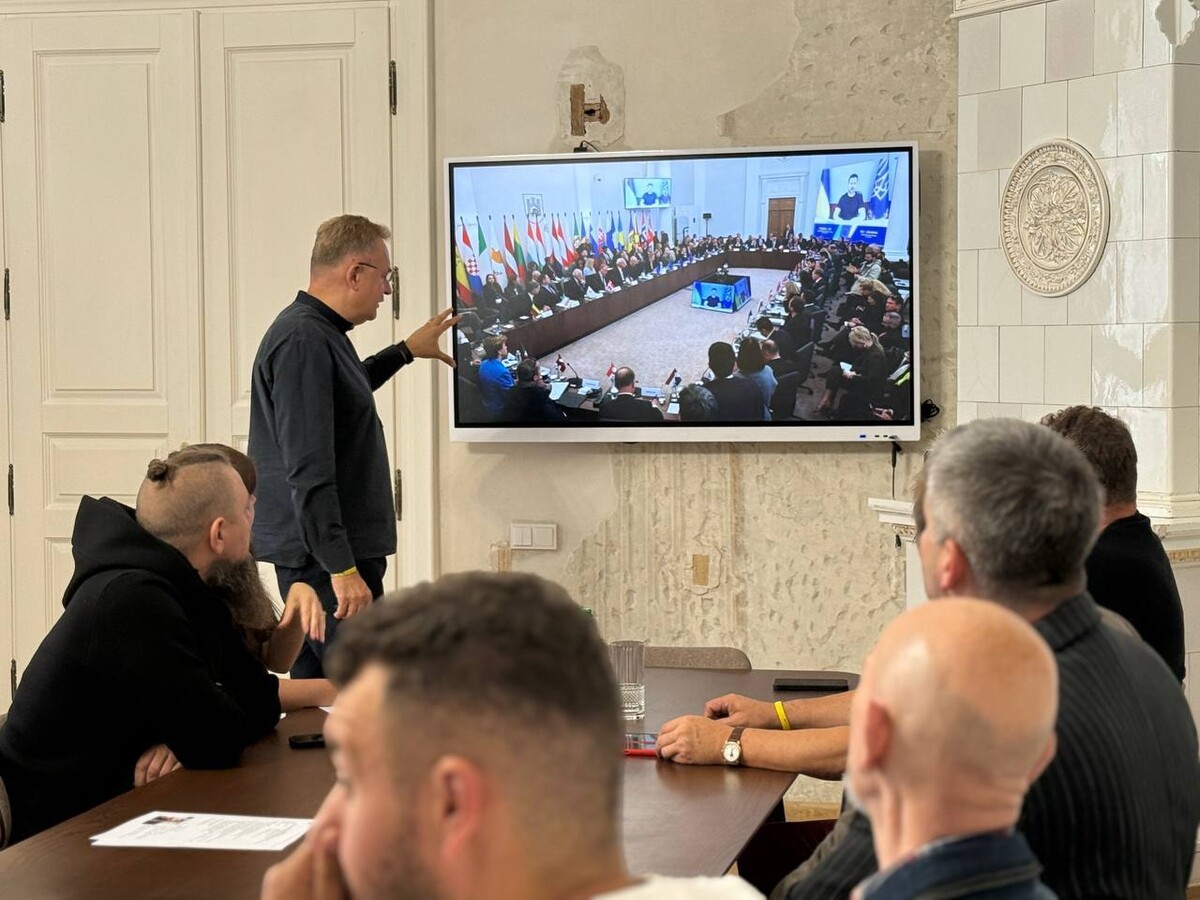 Фото 1: Підтримка ветеранів та співпраця з українськими громадами: Андрій Садовий зустрівся з делегацією Європейського Конгресу Українців та чеських організацій