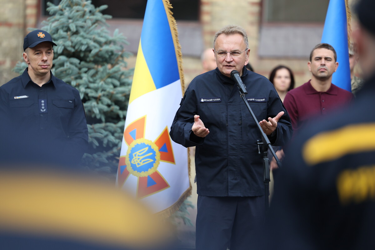 Фото 2: Андрій Садовий вручив подяки львівським рятівникам з нагоди професійного свята (фото)