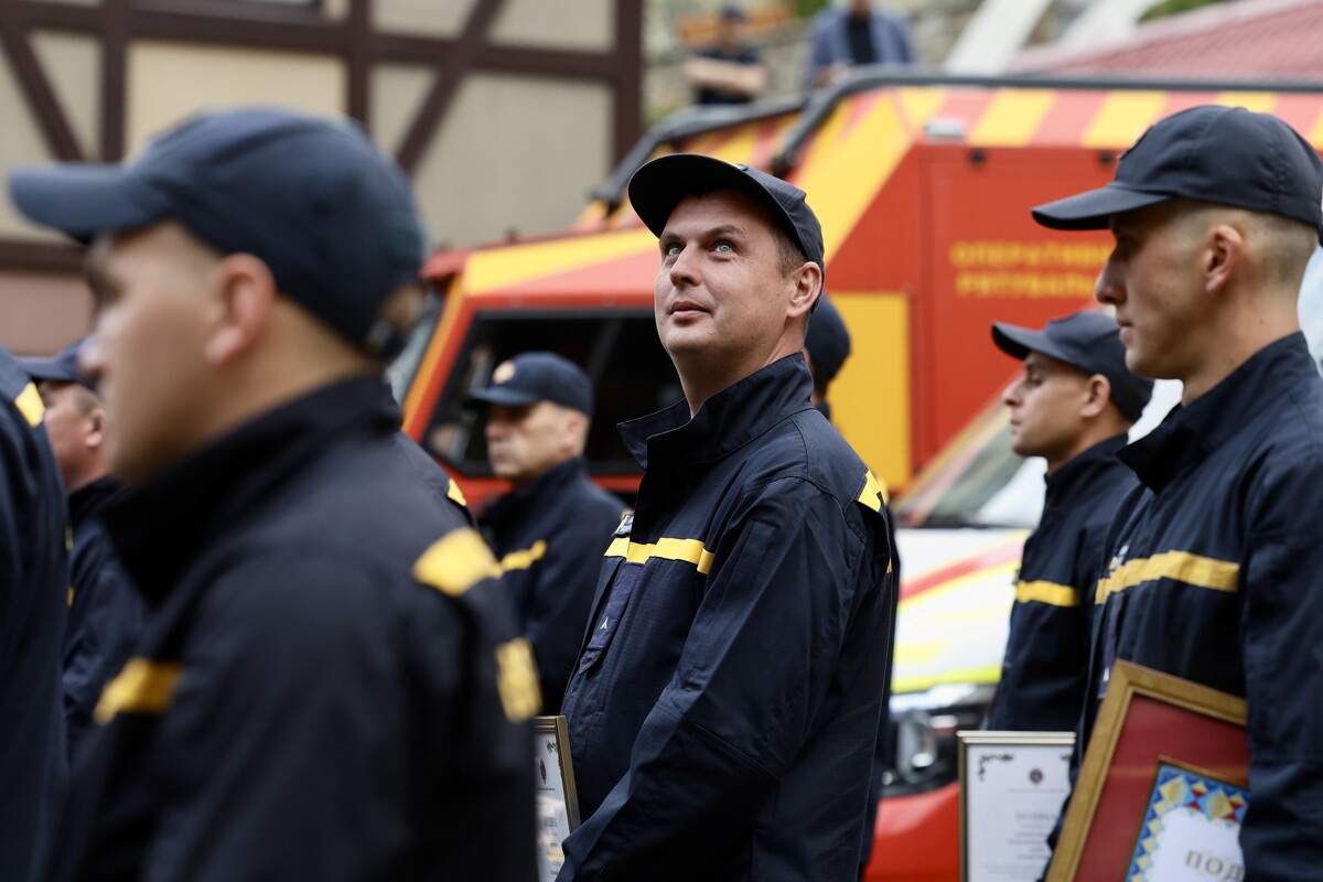 Фото 3: Андрій Садовий вручив подяки львівським рятівникам з нагоди професійного свята (фото)