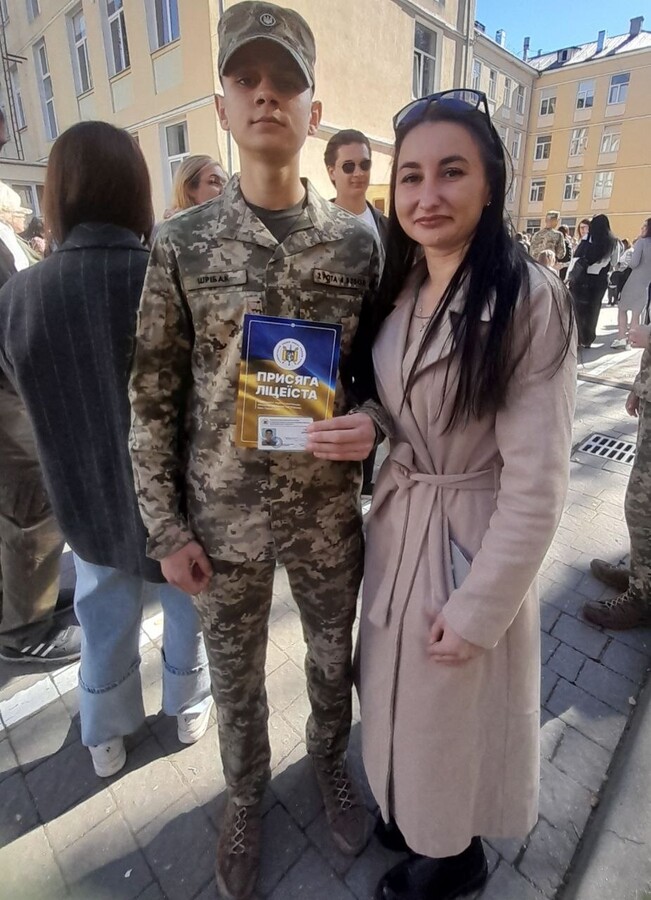 Фото 4: У Львівському ліцеї імені Героїв Крут урочисто склали присягу понад 200 юнаків та дівчат