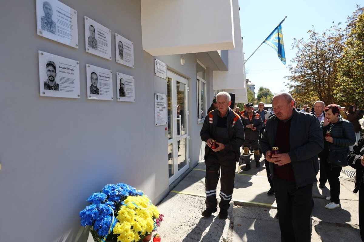 Фото 2: У Львові відкрили 6 меморіальних таблиць працівникам «Львівелектротрансу», які загинули, захищаючи Україну