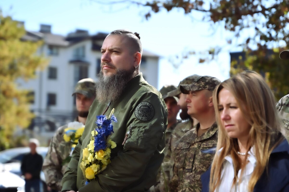 Фото 1: У Винниках відкрили пам’ятну таблицю Герою України Владиславу Аллерову та вулицю, названу на його честь