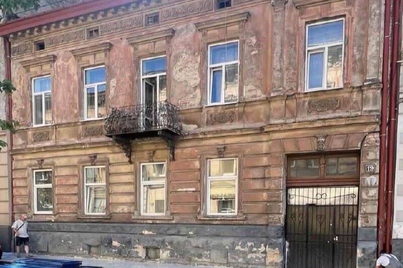 Фото 1: На&nbsp;вул.&nbsp;Героїв УПА, 19&nbsp;відновили фасад будинку у&nbsp;співфінансуванні з&nbsp;мешканцями