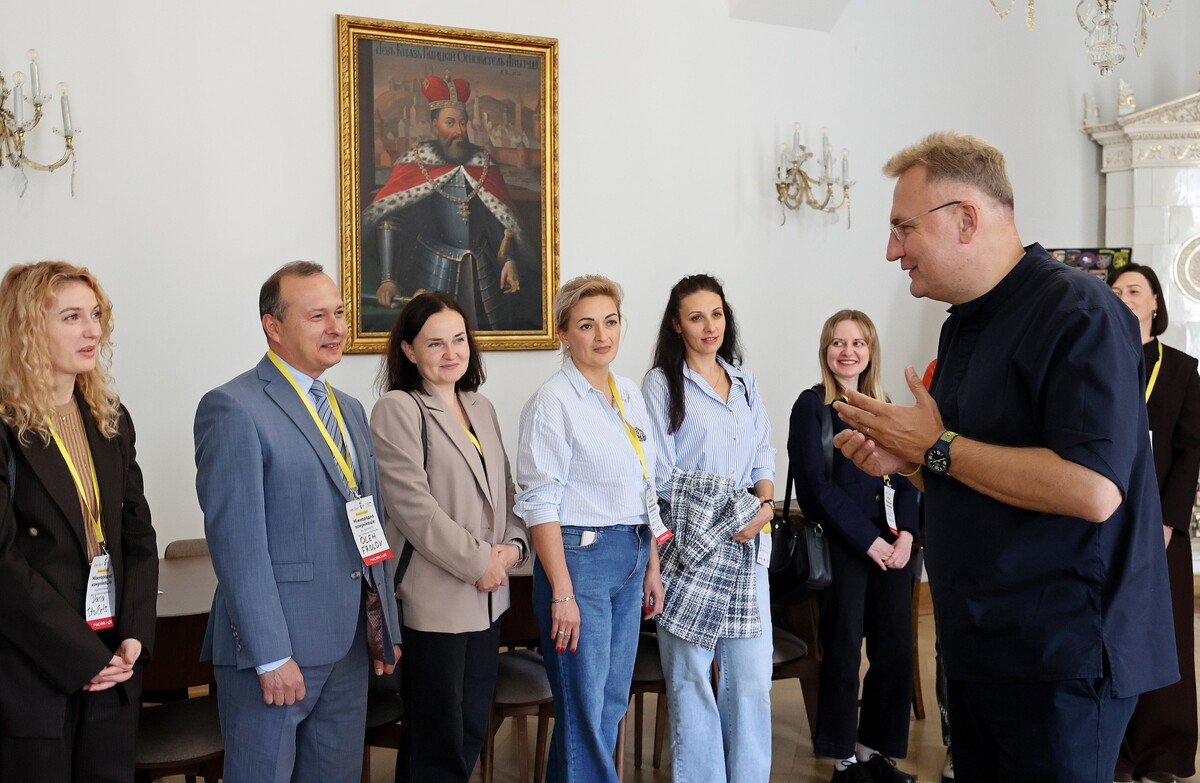 Фото 1: Як міжнародні контакти перетворити на реальні проєкти: у Львові завершилася резиденція ідей для громад України