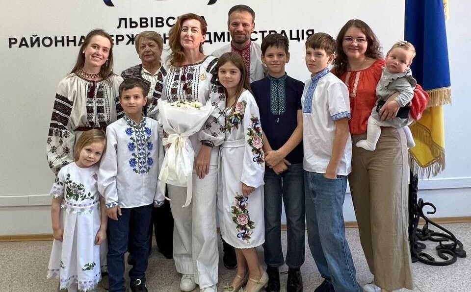 Фото 1: У Львові 15 багатодітним матерям вручили відзнаки «Мати-героїня»