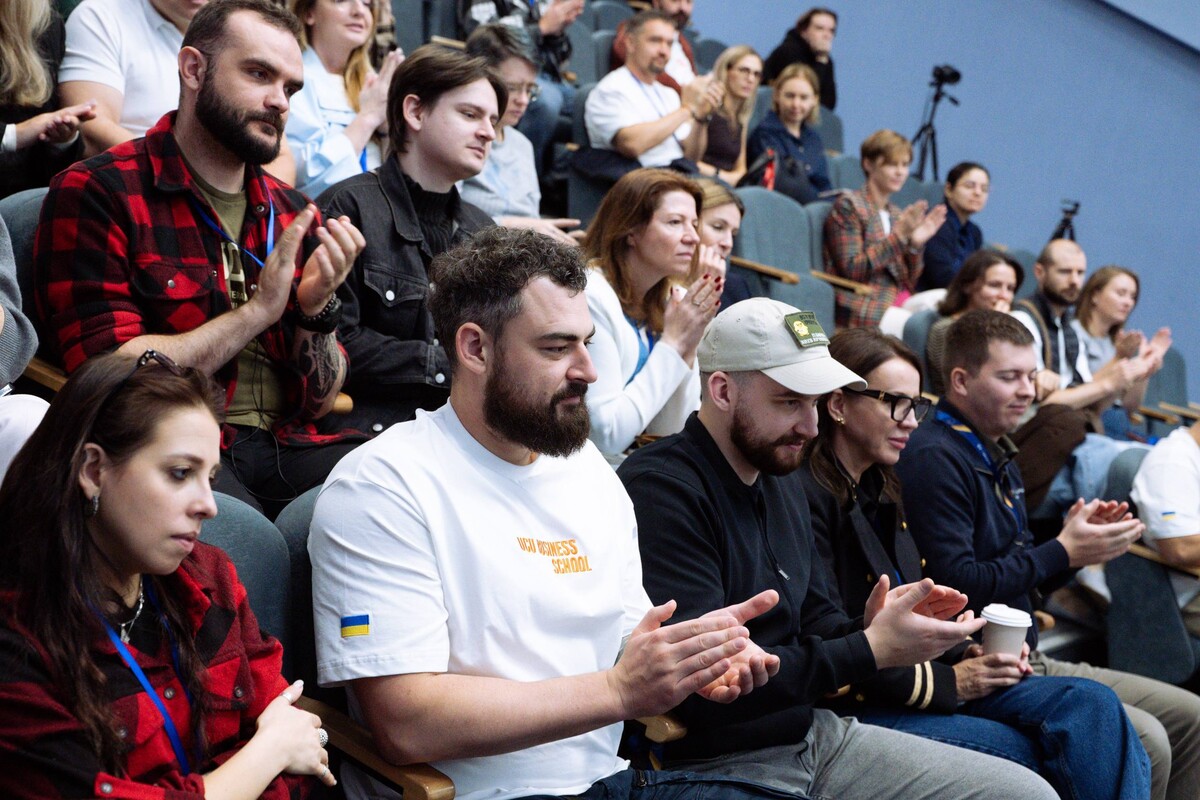 Фото 2: Андрій Садовий зустрівся зі студентами Бізнес-школи УКУ: говорили про екосистему UNBROKEN