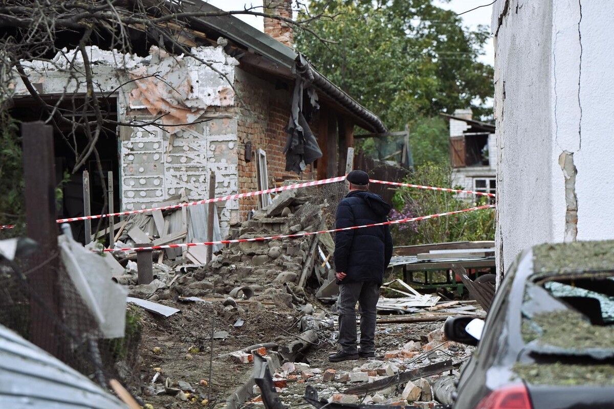 Фото 2: ОНОВЛЕНО. У Малехові внаслідок вчорашньої атаки пошкоджено 11 будинків: місто допомагає мешканцям