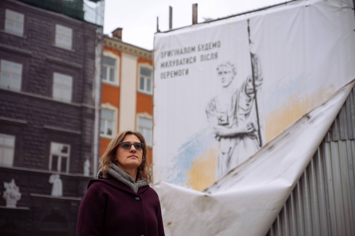 Фото 5: У Львові обстежили скульптури на площі Ринок: фахівці зафіксували розкриття тріщин