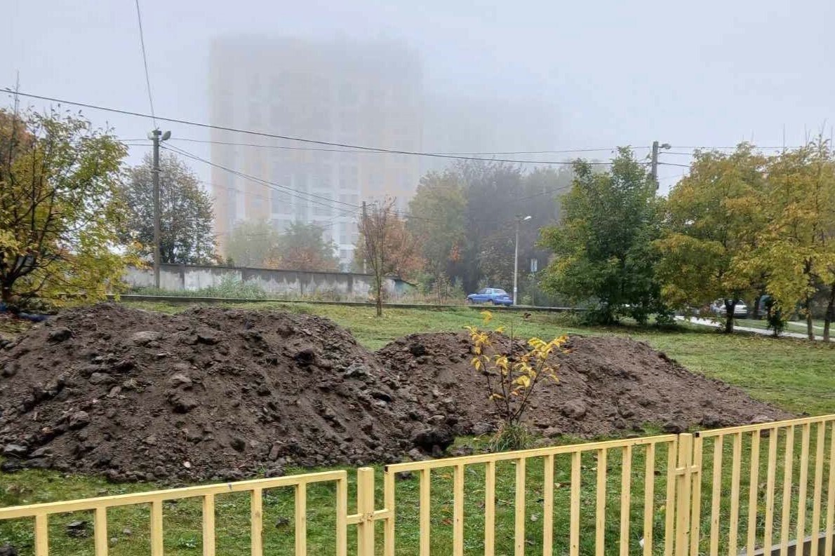 Фото 1: У Львові почали облаштовувати Сад пам’яті на честь полеглих захисників