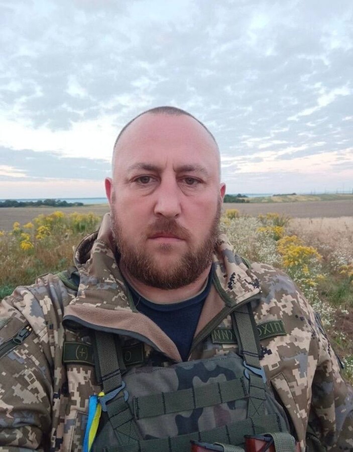 Фото 1: У Львові стартувала осіння акція «Подаруй місту дерево»: на честь полеглого захисника висадили дуб