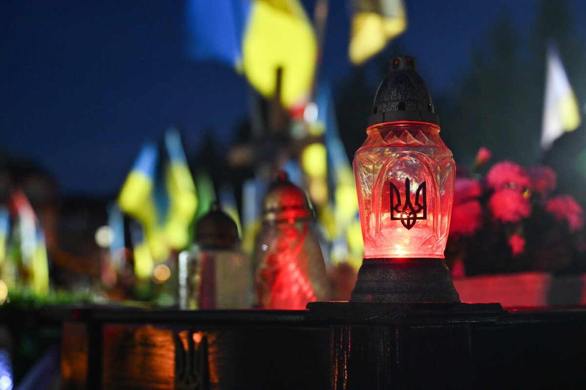 Фото 1: Цієї суботи у Львові одночасно запалять лампадки на полях Почесних поховань воїнів