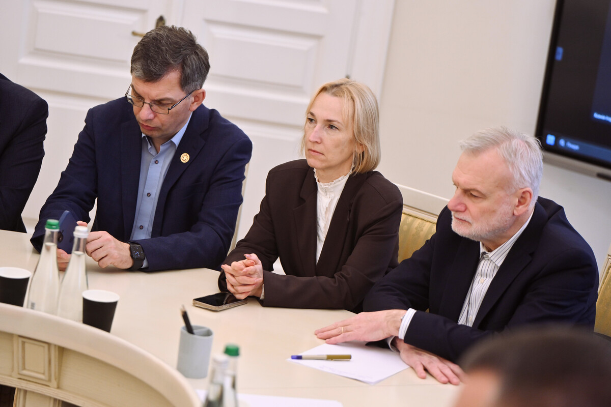 Фото 4: Ректорам університетів презентували перспективи розвитку львівського аеропорту та транспортної інфраструктури