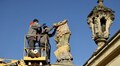 У Львові на Соборі Святого Юра перевірили 6 скульптур, які ховали від російських вибухів