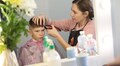 Турбота і краса: для мешканців модульного містечка на Сихові діє безкоштовна перукарня (відео)