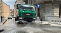 Перед відкриттям прибрали весь пісок і помили дорогу: на вул. Ференца Ліста завершили ремонт (відео)