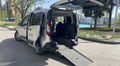 Львів компенсує витрати на поїздки в інклюзивному таксі для людей на кріслах колісних: як скористатися