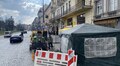 У Львові на пр. Свободи плитку оброблять піскоструменем, аби зробити її безпечнішою для пішоходів