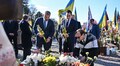 Європейські делегати, що приїхали на відкриття Молодіжної столиці у Львові, розпочали візит з покладання квітів молоді, що загинула через росію