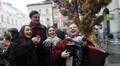 На площі Ангелів встановили головного дідуха Львова (відео)