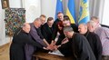 У Львові погасили ювілейну марку до 25-річчя апостольського візиту святого Папи Івана Павла ІІ до України