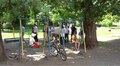 Біля церкви св. Йосафата триває облаштування скверу з новими вуличними меблями та майданчиками