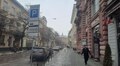 Не «ялинкою», а вздовж бордюру: водіїв просять дотримуватися встановленої схеми паркування на вул. Січових Стрільців
