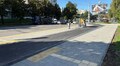 На вул. Володимира Великого облаштували доступну зупинку та ділянку велодоріжки