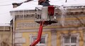 У Львові залучили максимальну кількість альпіністів і автовишок для очищення дахів від нависань снігу та буруль