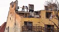 У зруйнованих росією будинках на вул. Коновальця і Братів Міхновських тривають відновлювальні і протиаварійні роботи (відео)