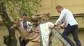 Найбільшого львівського лева вже одягнули у вишиванку