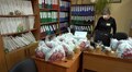 Потребуючим мешканцям Львова соціальними працівники розносять Великодні набори