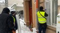 Через ворожий обстріл у Львові вибито понад 100 вікон: більшість з них вже закриті плівкою або фанерою