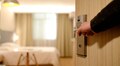 У Львові деякі готелі офіційно платять працівникам менше мінімалки – аналіз міськради (відео)