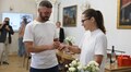 Переживши обстріл, пара вирішила заручитись у Ратуші (відео)
